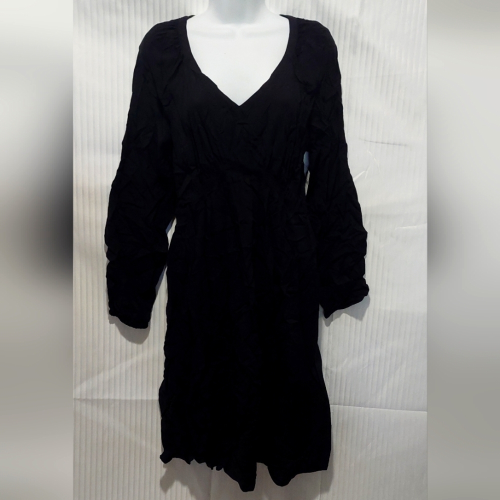 NWT! Maternity Small Long Sleeve Lightweight Black Dress